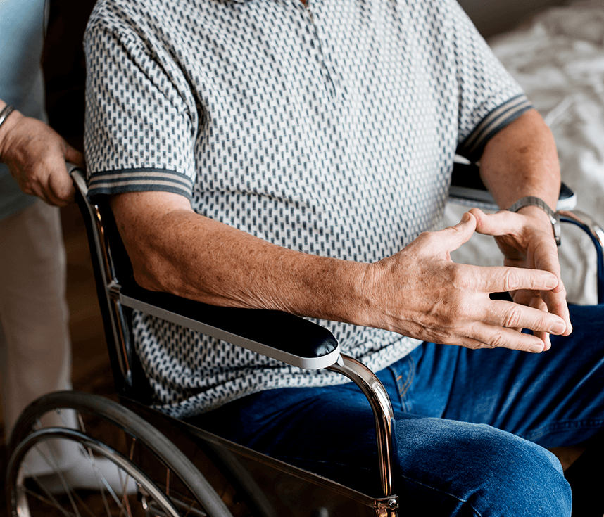 Fisioterapia en esclerosis múltiple para mantener movilidad y autonomía